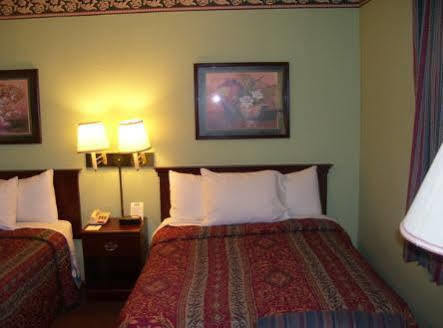 Regency Inn Fayetteville エクステリア 写真